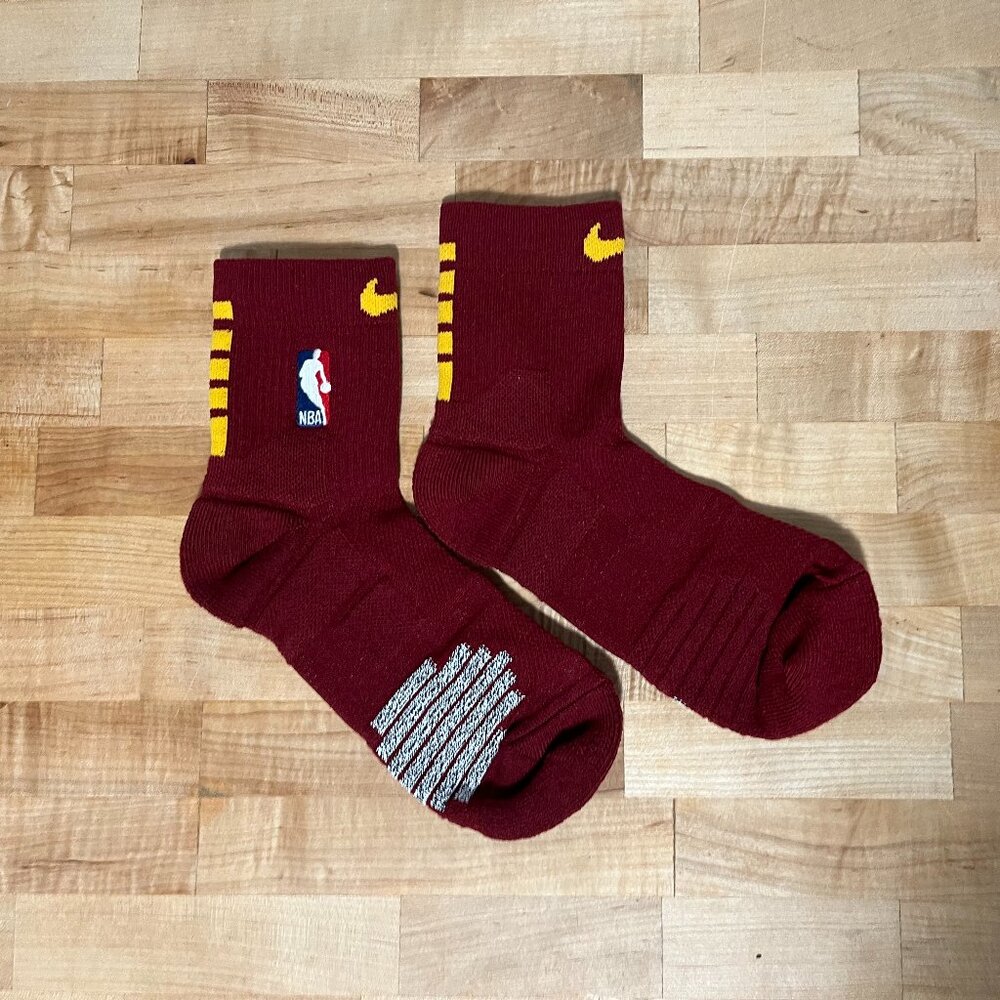 New Men's Large 8-12 Nike Elite Grip Basketball Quarter Socks NBA - Picture 3 of 3